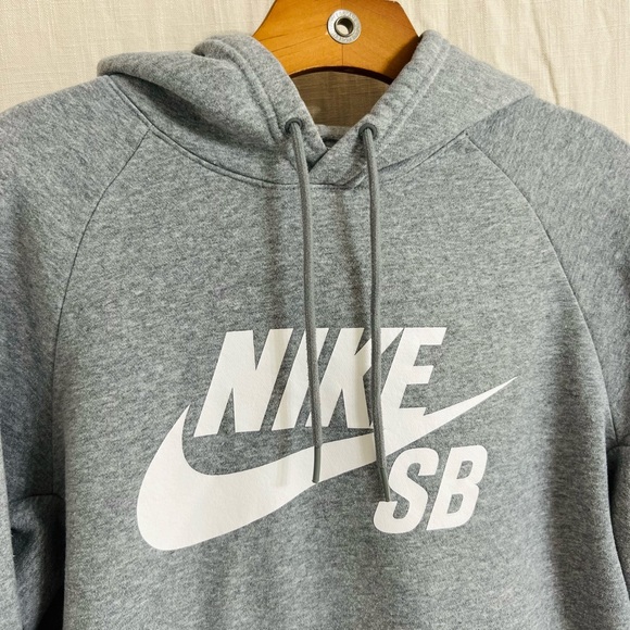 🤍Nike hoodie-nice day- good used condition 🤍 - Picture 5 of 5